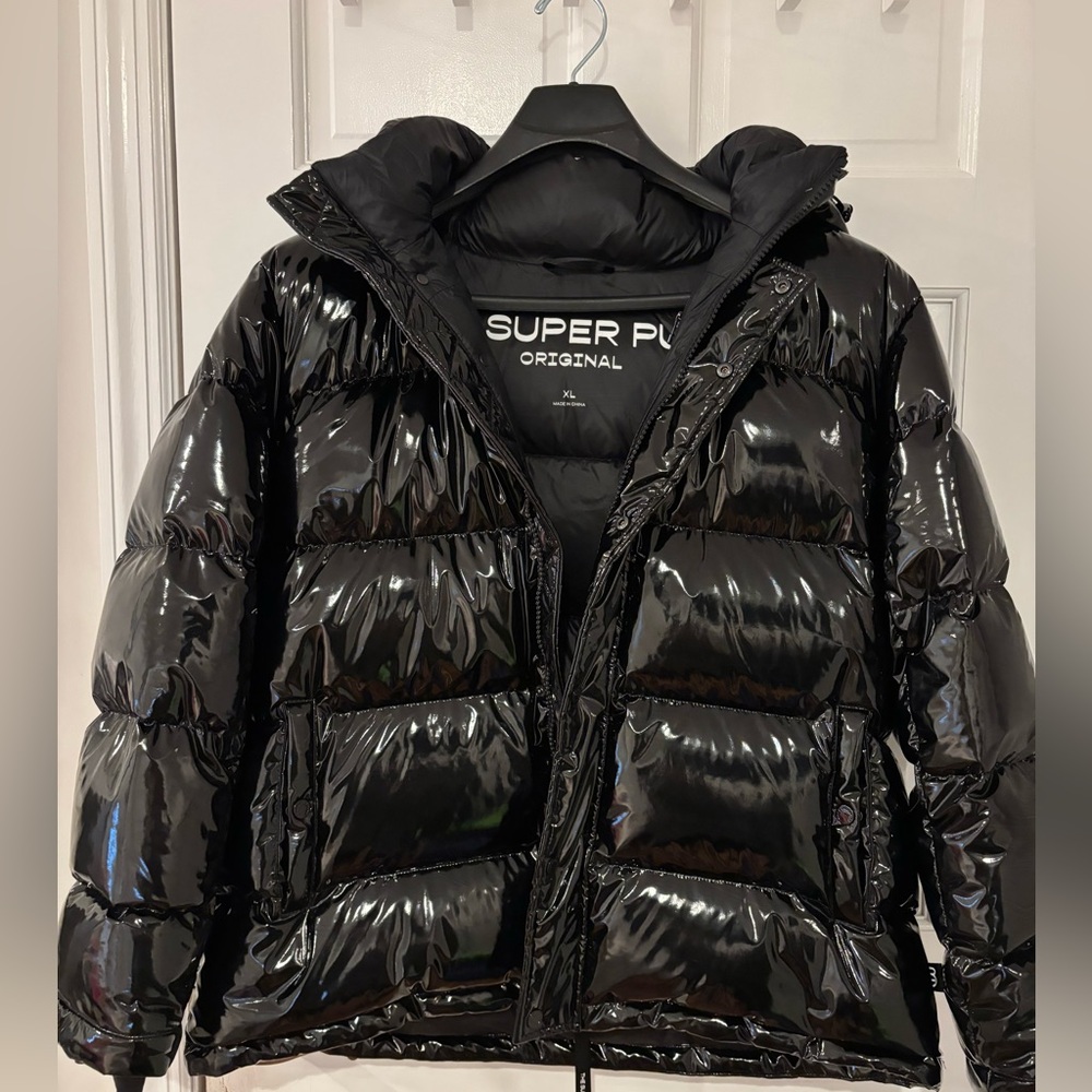 Aritzia Super Puff Laquer